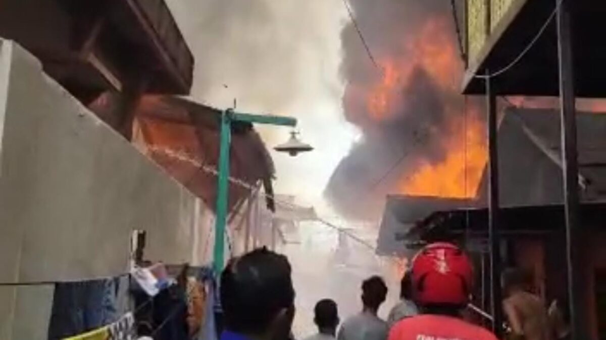 Musibah kebakaran yang terjadi di jalan Pemuda IV, Senin (17/07/2023) (Foto: Istimewa)