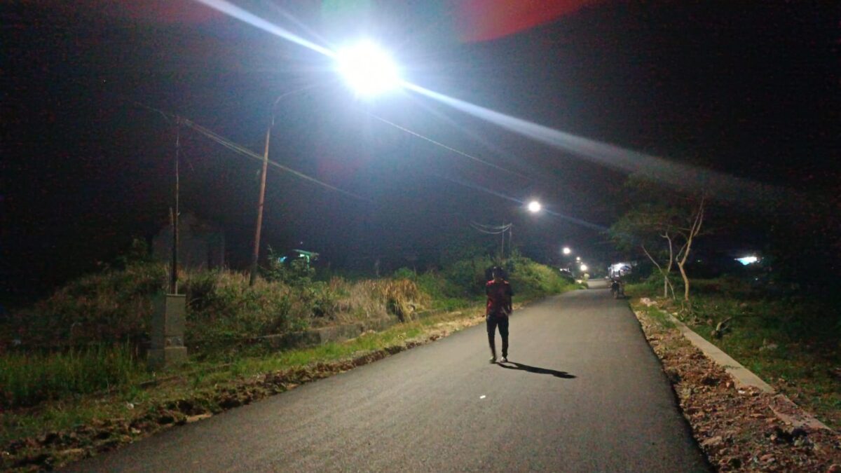 Salah satau jalan di Desa Beringin Agung yang mendapat perhatian Pemkab Kukar (Foto: Istimewa)
