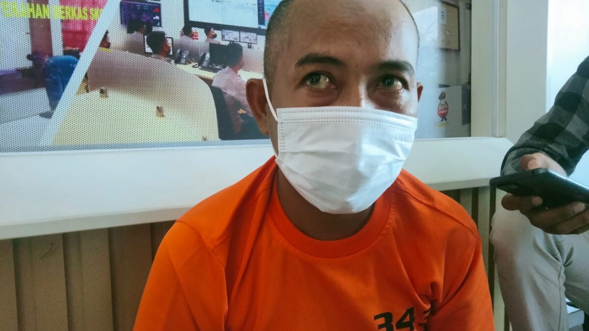 Pelaku, WK saat dihadirkan dalam pers rilis di halaman Polresta Samarinda (Foto: Istimewa)