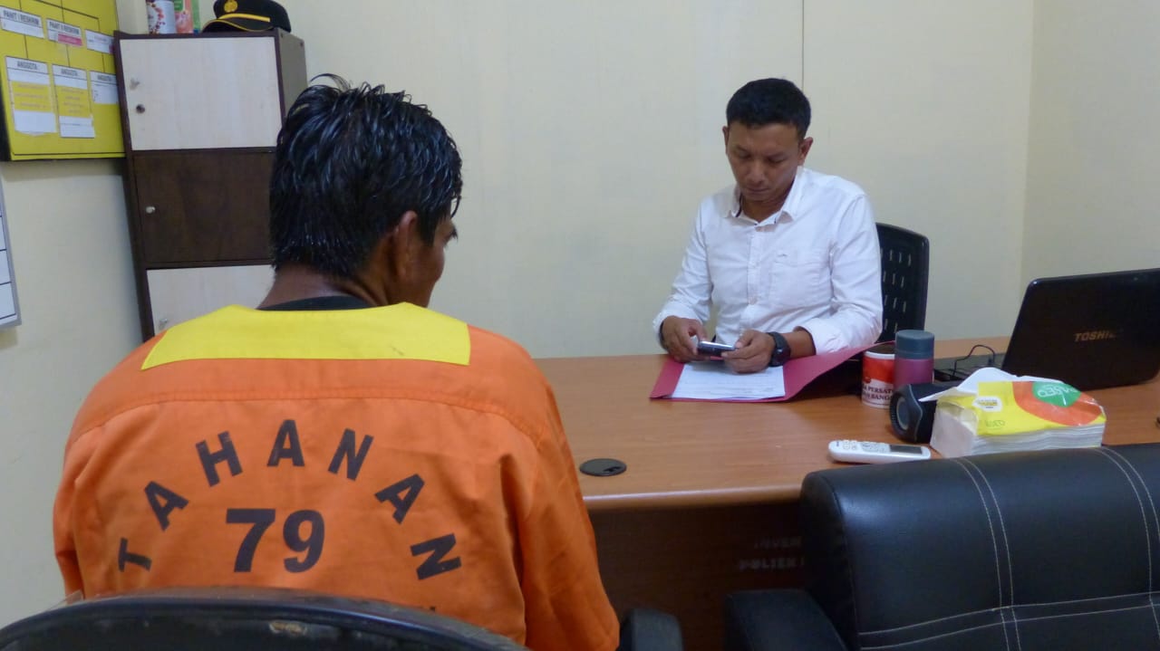 SY, pelaku pembunuhan ketika dimintai keterangan polisi (Foto: Istimewa)