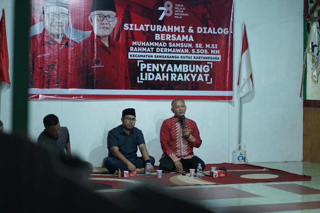 Wakil Ketua DPRD Kaltim, Muhammad Samsun saat bersilaturahmi dan mendengarkan keluhan warga Sanga-sanga (Foto: Istimewa)