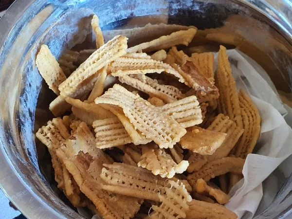 Keripik Gedebog Pisang olagan warga Kecamatan Kembang Janggut (Foto: Istimewa)