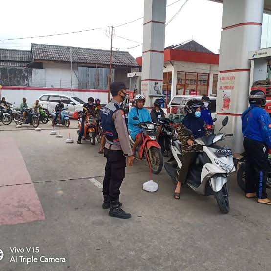 Antrean pada SPBU (Foto: Istimewa)