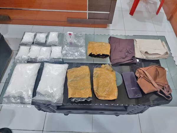 Barang bukti yang diamankan dari (SA)