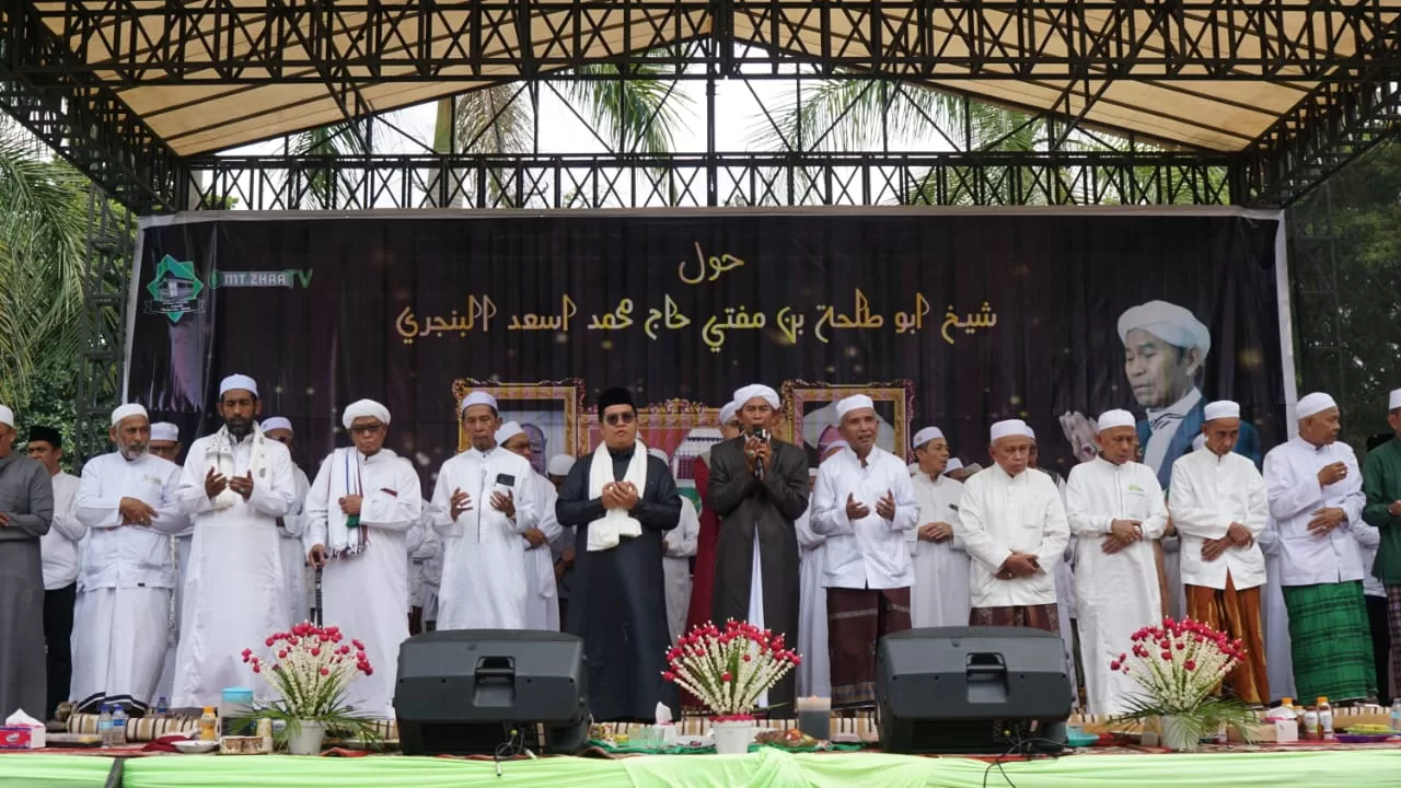 Suasana haul Datu Syekh Abu Tholhah Bin Mufti Muhammad As'Ad Al-Banjari di Tenggarong (Foto: Istimewa)