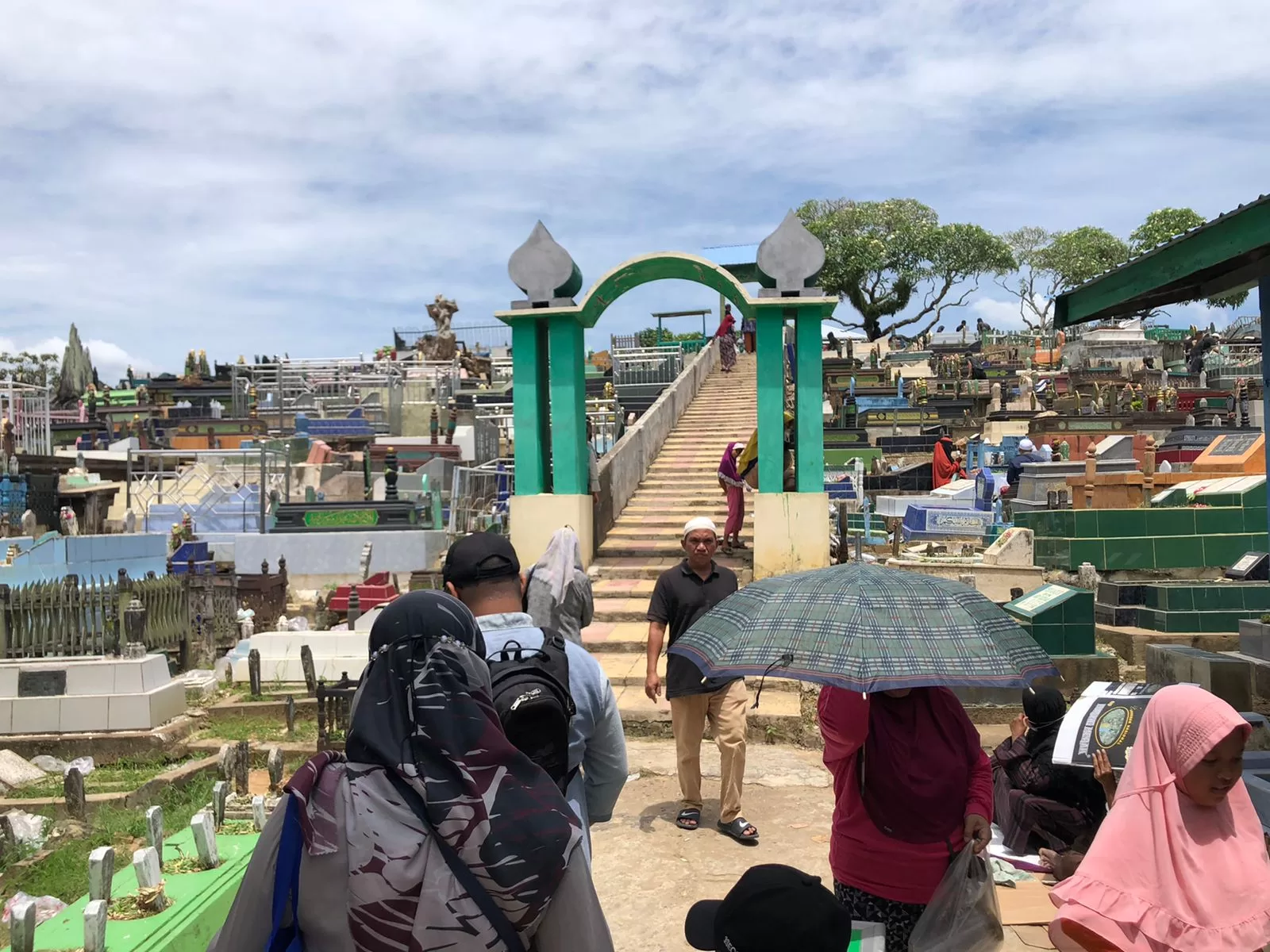 Kuburan muslimin di jalan Abul Hasan, Samarinda (Foto: Yah/Klausa)