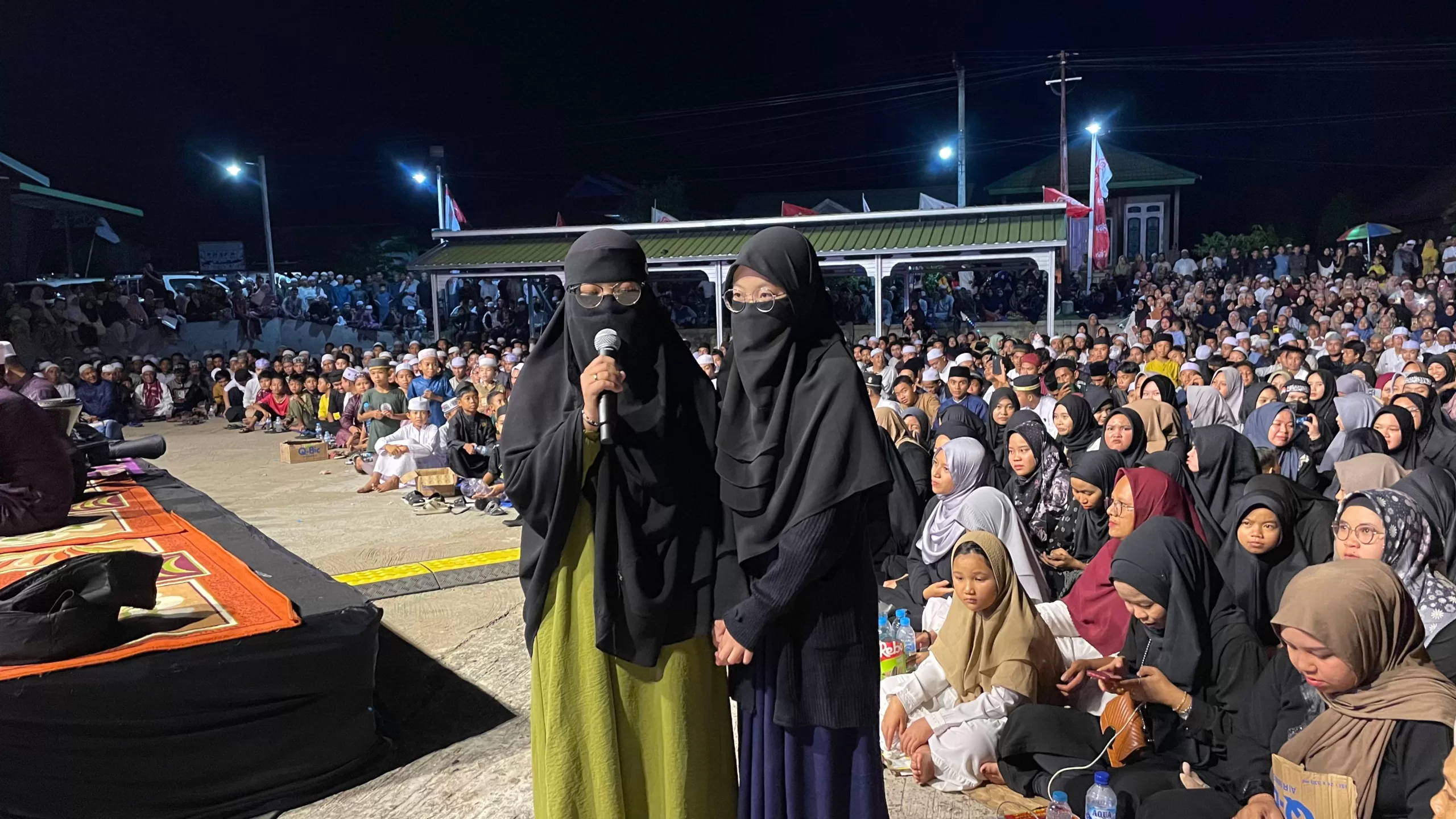 Dua penghafal Al-Qur'an yang mendapatkan hadiah umroh dari Wakil Bupati Kukar, Rendi Solihin (Foto: Istimewa)