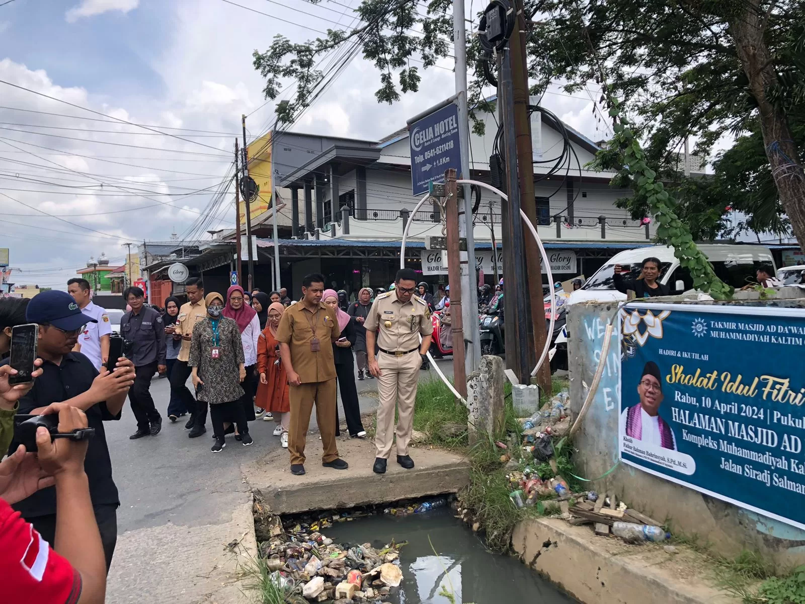 Wali Kota Samarinda, Andi Harun, saat melakukan tinjauan ke simpang 4 Siradj Salman Pasundan (Foto: Yah/Klausa)