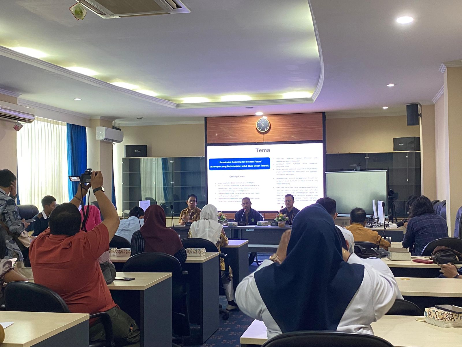 Konferensi Pers Rapat Koordinasi Nasional (Rakornas) bersama awak media di Aula DPK Kaltim, Senin 27 Mei 2024. (Foto: Klausa)