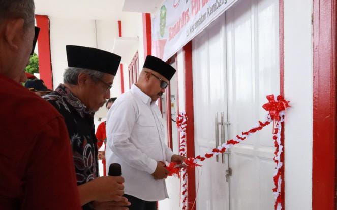 Bupati Kukar, Edi Damansyah meresmikan kantor kecamatan Kembang Janggut yang baru (Foto: Istimewa)