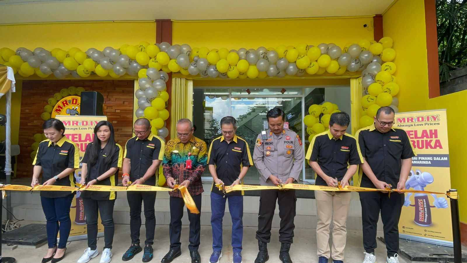 Peresmian pembukaan gerai MR DIY di jalan DI Panjaitan (Foto: Klausa)