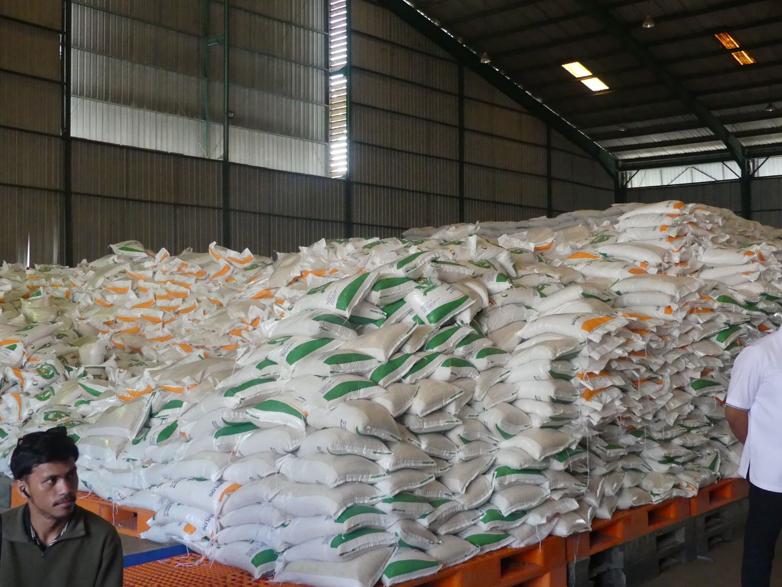 Pemerintah Kota Samarinda telah melakukan inspeksi mendadak (sidak) pada Rabu, (12/6/2024), di beberapa lokasi penting seperti Lotte Grosir, Pergudangan Bulog, dan distributor beras swasta. (Foto: Yah/Klausa)
