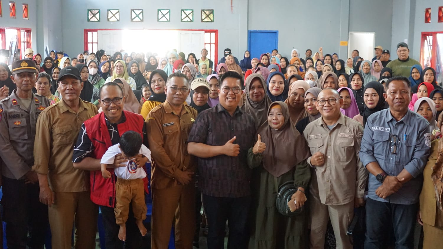 Wakil Bupati Kukar, Rendi Solihin bersilaturrahmi bersama warga kelurahan Handil Baru (Foto: Istimewa)