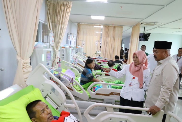 Bupati Kukar, Edi Damansyah dalam kunjungannya ke RSUD AM Parikesit (Foto: Istimewa)