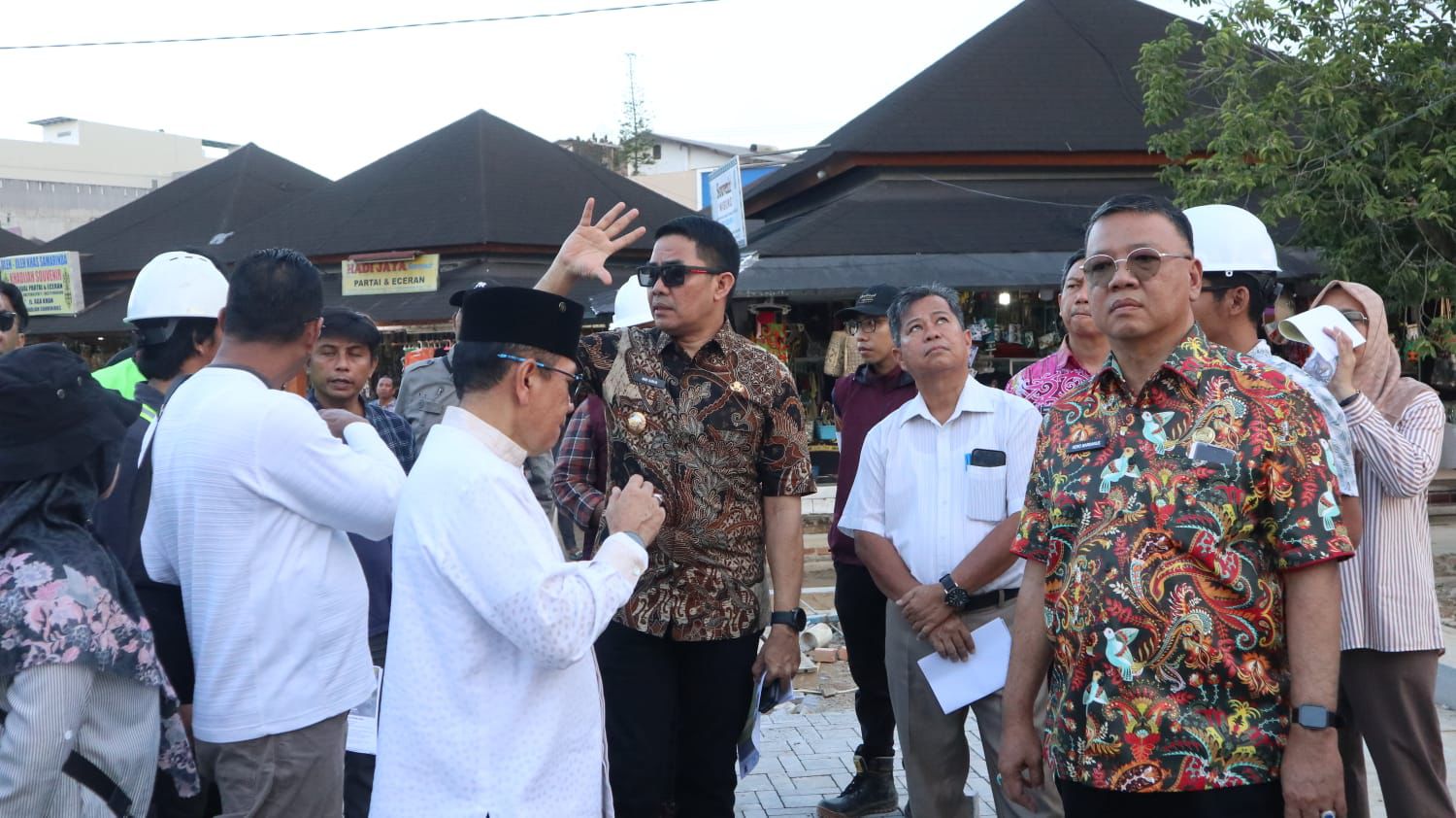 Wali Kota Samarinda, Andi Harun saat meninjau Citra Niaga. (Foto: Yah/Klausa)