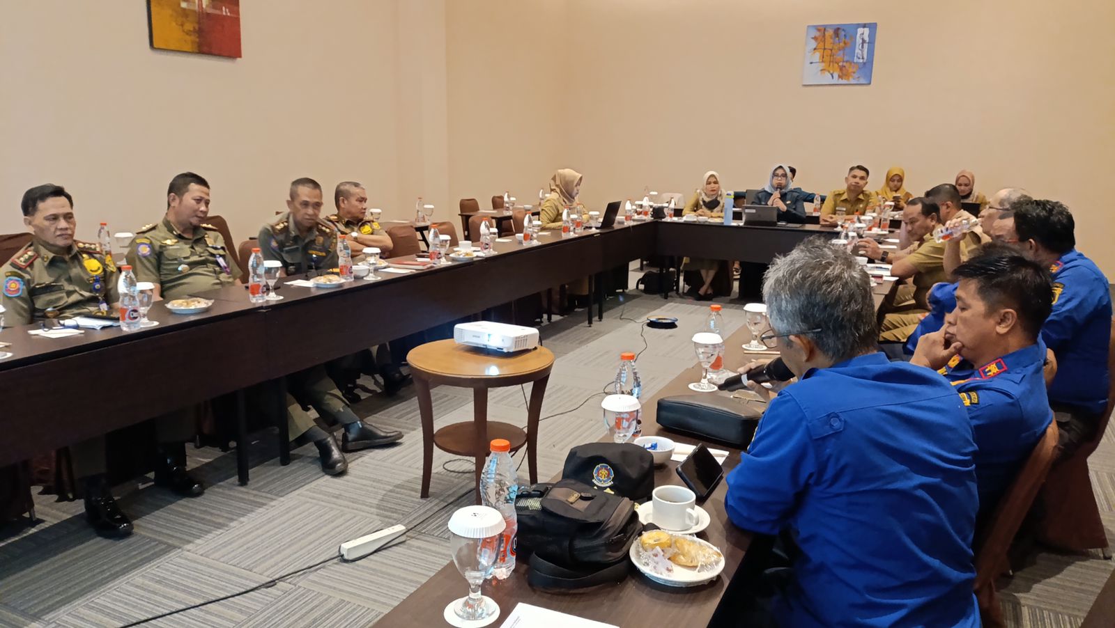 Dinas PUPR Pera, menggelar konsultasi publik pada Senin (22/7/2024) di Hotel Mercure Samarinda. (Foto: Yah/Klausa)