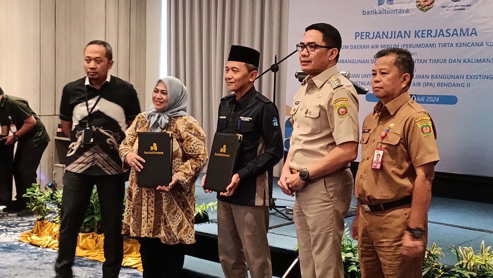 Wali Kota Samarinda, Andi Harun saat menghadiri penandatanganan perjanjian kerja sama antara Perumdam Tirta Kencana dan Bankaltimtara pada Selasa (30/7/2024) (Foto: Yah/Klausa)