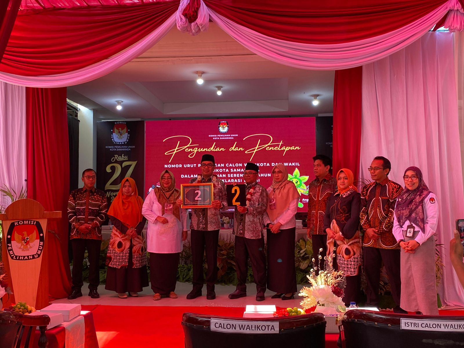 KPU Kota Samarinda saat menetapkan pasangan Calon Wali Kota Samarinda, Andi Harun dan Calon Wali Kota, Saefuddin Zuhri. (Foto: Yah/Klausa)