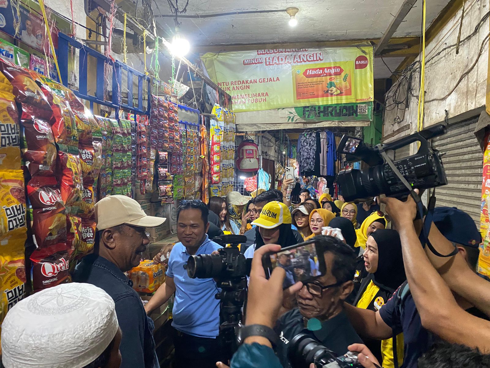Rudy Mas’ud Mengunjungi Pasar Pagi Kota Samarinda pada Selasa, (10/9/2024) pagi. (Foto: Yah/Klausa)