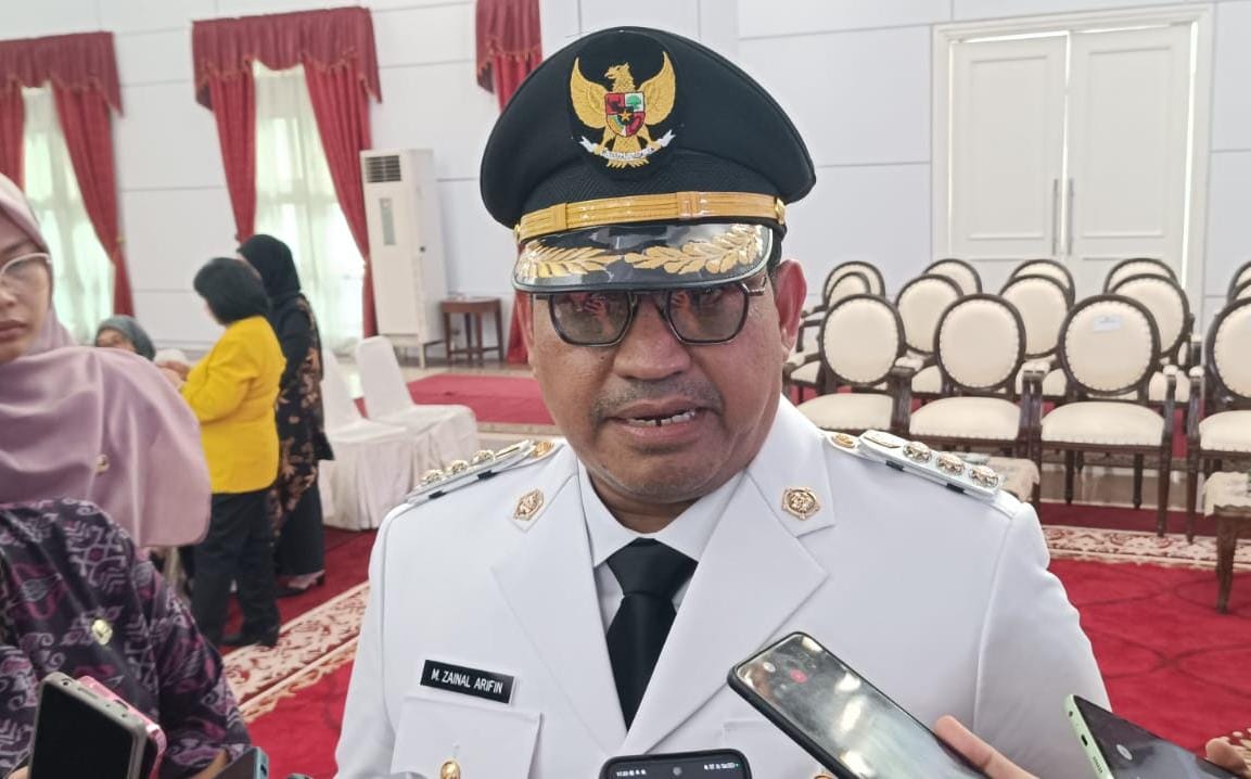M. Zainal Arifin resmi dilantik menjadi (Pj) Bupati Penajam Paser Utara (PPU) yang baru, Sertijab dilangsungkan di Pendopo Odah Etam Kantor Gubernur Kalimantan Timur, Kamis (19/9/2024). (Foto: Wan/Klausa)