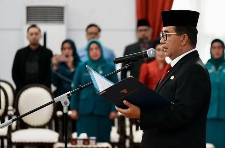 Pejabat (Pj) Gubernur Kalimantan Timur (Kaltim), Akmal Malik saat dalam agenda pelantikan Pj PPU M. Zainal Arifin di Pendopo Odah Etam Kantor Gubernur Kaltim, Kamis (19/9/2024).(Ist/Pemprov Kaltim)
