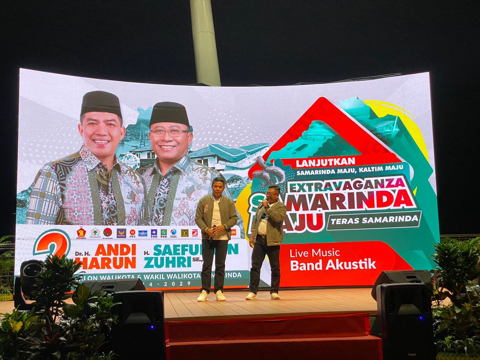 Andi Harun - Saefuddin Zuhri memaparkan visi besar mereka untuk Samarinda 2024-2029 di acara Extravaganza Samarinda Maju, Minggu (6/10/2024). (Foto: Yah/Klausa)