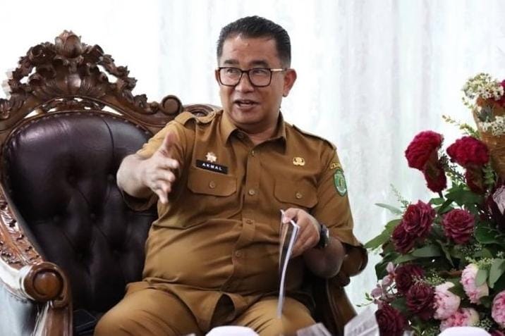 Pj Gubernur Kaltim Akmal Malik saat bertemu Tim Evaluator Program Beasiswa Kalimantan Timur (BKT) 2024, di Rumjab Gubernur Kaltim Jalan Gajah Mada Samarinda, Selasa (8/10/2024).(Ist)