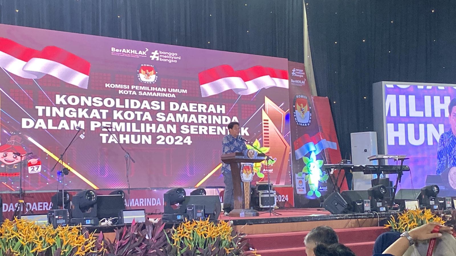 Ketua KPU Samarinda, Firman Hidayat saat memberikan sambutan pada acara Konsolidasi Daerah, Minggu (13/10/2024)