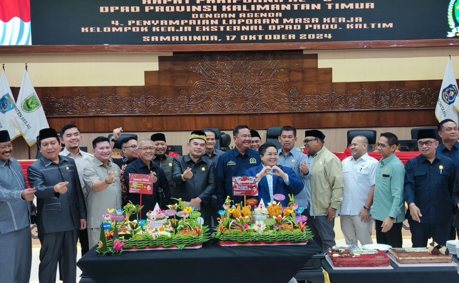 Ananda Emira Moeis, saat merayakan ulang tahunnya yang ke-40 setelah menghadiri Rapat Paripurna ke-5 pada Kamis, (17/10/2024) (Foto: Yah/Klausa)