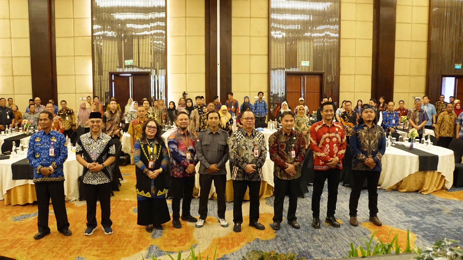 Sekda Mahulu Stephanus Madang, menghadiri Sosialisasi Netralitas Aparatur Sipil Negara (ASN) dan Non-ASN dalam rangka Pemilihan Umum Kepala Daerah (Pilkada) Serentak 2024, yang digelar di Ballroom Hotel Novotel Balikpapan. Kamis (17/10/2024)