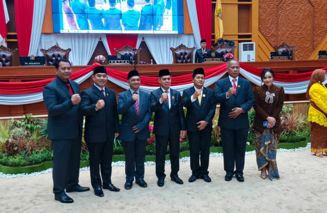 Pengambilan sumpah/janji DPRD Samarinda, yang digelar dalam Rapat Paripurna, Rabu (30/10/2024). (Foto: Yah/Klausa)