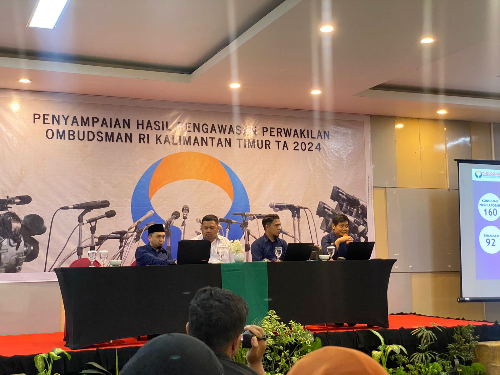 Acara "Penyampaian Hasil Pengawasan Perwakilan Ombudsman RI Kalimantan Timur Tahun Anggaran 2024" di Hotel Harris Samarinda, Selasa (10/12/2024). (Foto: Yah/Klausa)