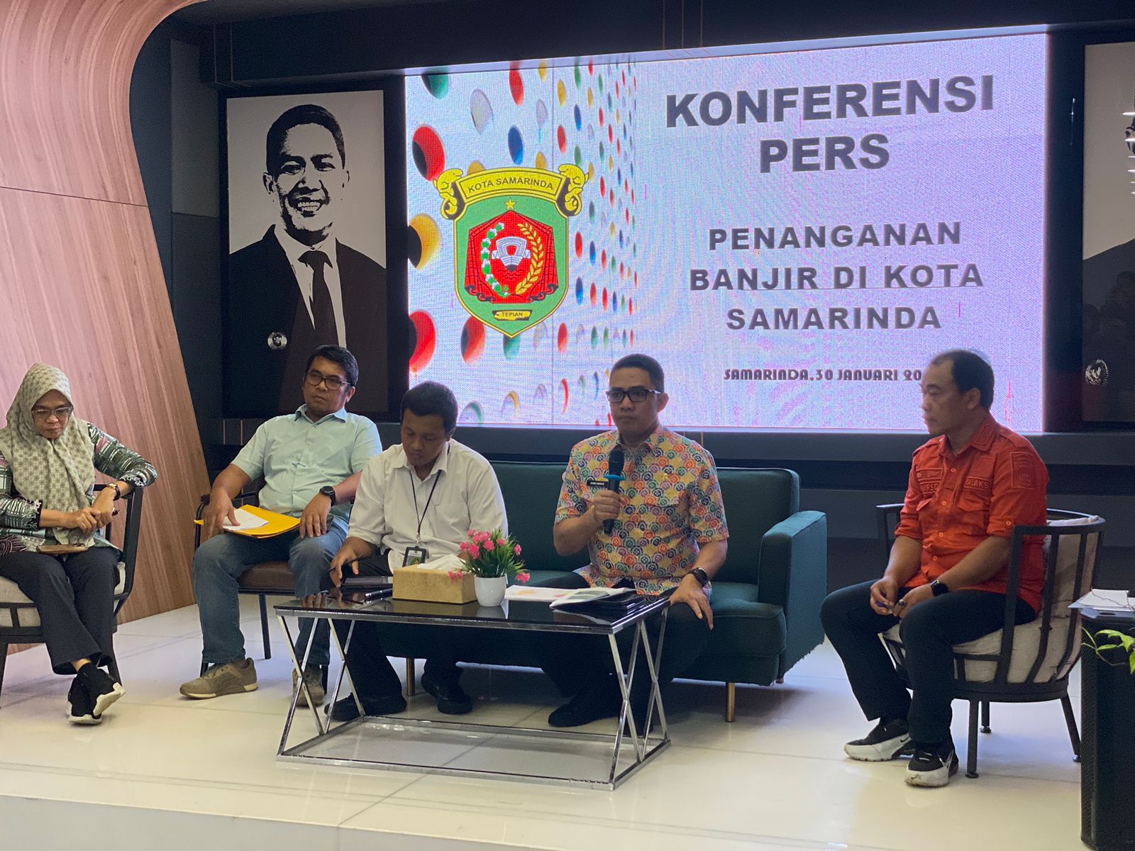Wali Kota Samarinda, Andi Harun saat Konferensi Pers Penanganan Banjir di Kota Samarinda. (Foto: Yah/Klausa)