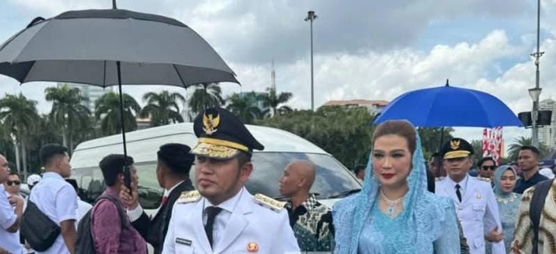 Rudy Mas'ud bersama istri saat dipelantikan menjadi Gubernur Kalimantan Timur (Kaltim). (Ist)