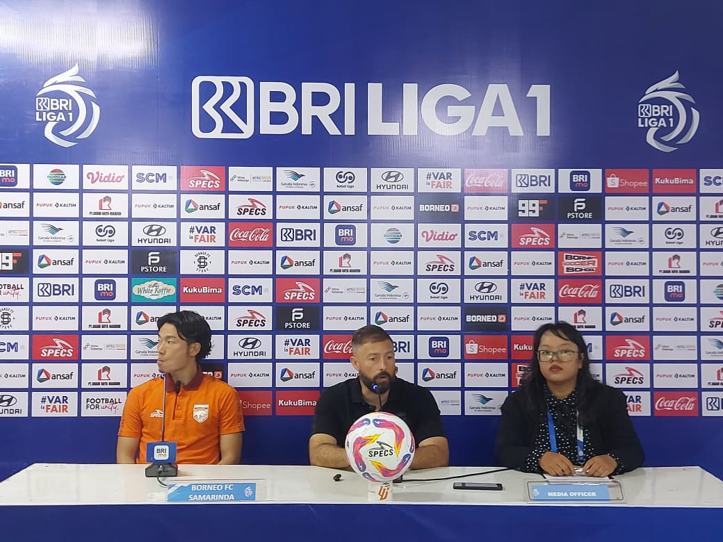 Konferensi pers usai laga Borneo FC vs Persis Solo. (Foto: Wan/Klausa)