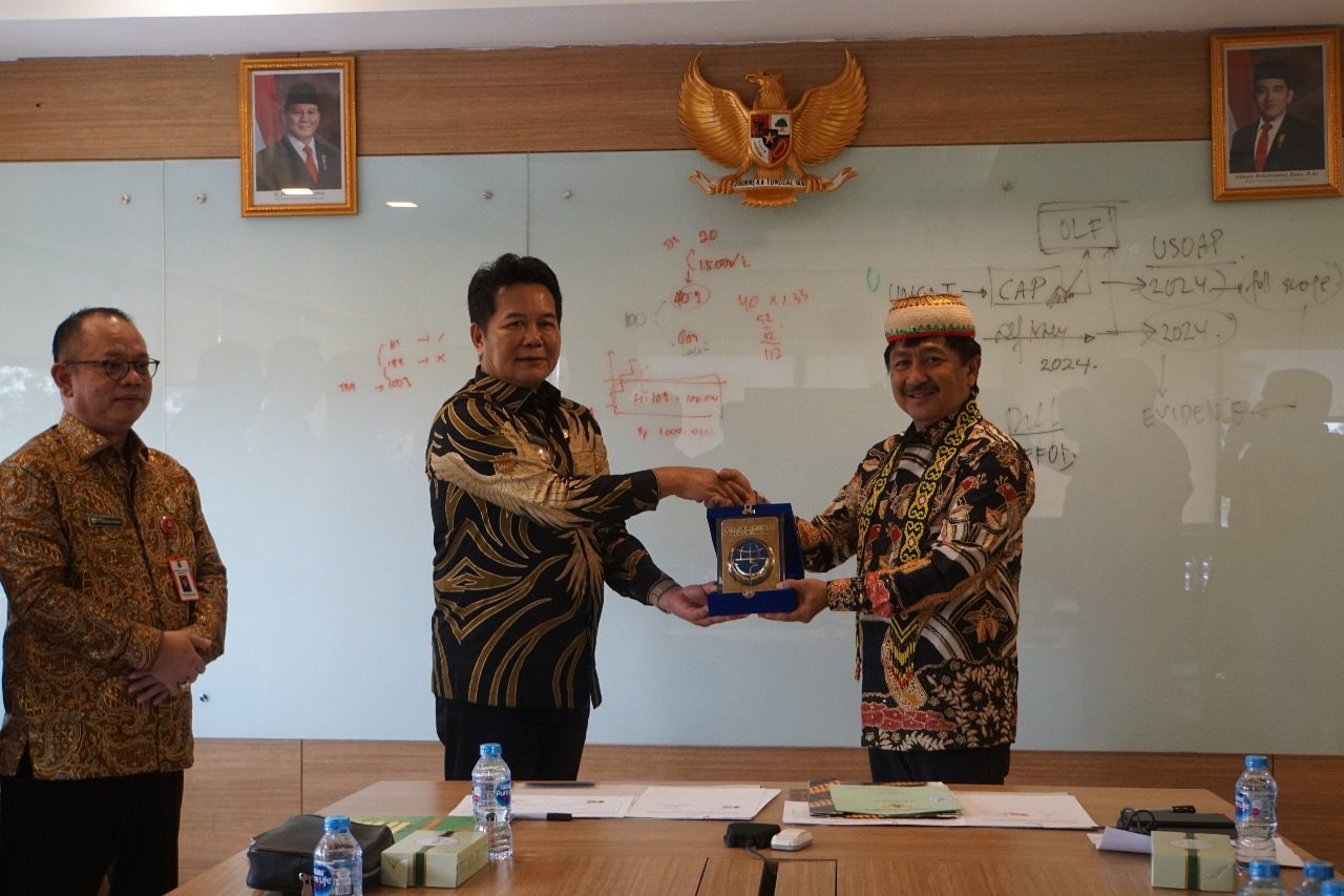 Serah terima aset Bandar Udara Datah Dawai kepada Kementerian Perhubungan Republik Indonesia. (Foto: Istimewa)
