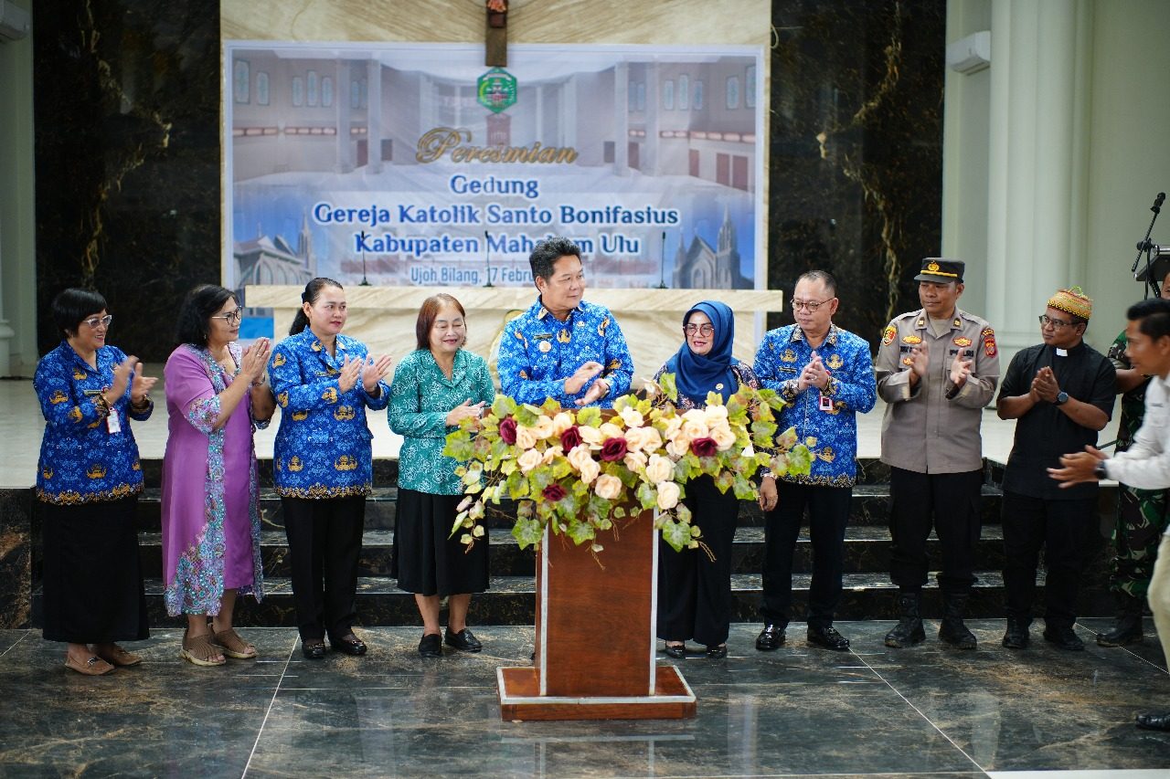 Peresmian gereja Santo Bonifasius oleh Bupati Mahakam Ulu, Bonifasius Belawan Geh. (Foto: Istimewa)