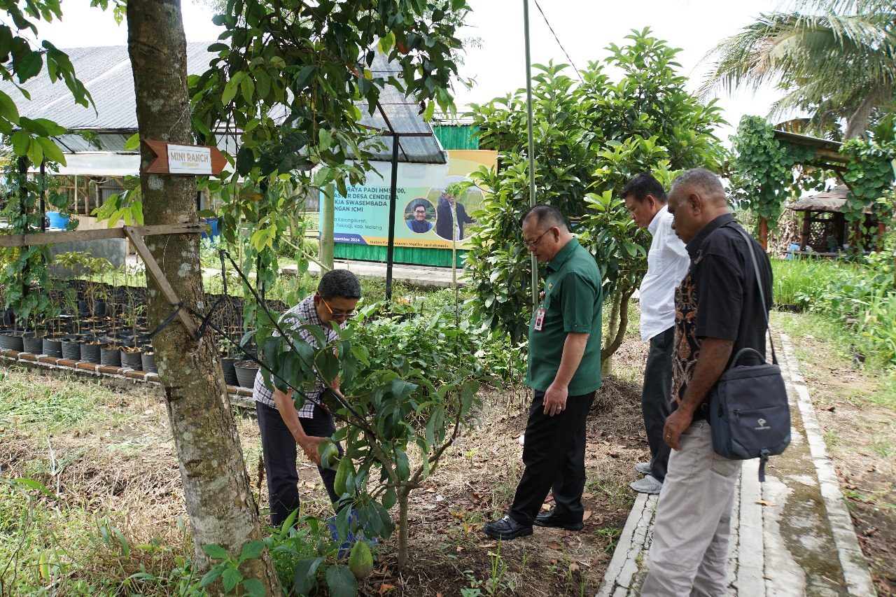 Kunjungan Pemkab Mahulu ke Pusat Kajian Pertanian Organik Terpadu (PKPOT) di Kabupaten Malang, Jawa Timur, pada Jumat (21/2/2025). (Foto: Istimewa)