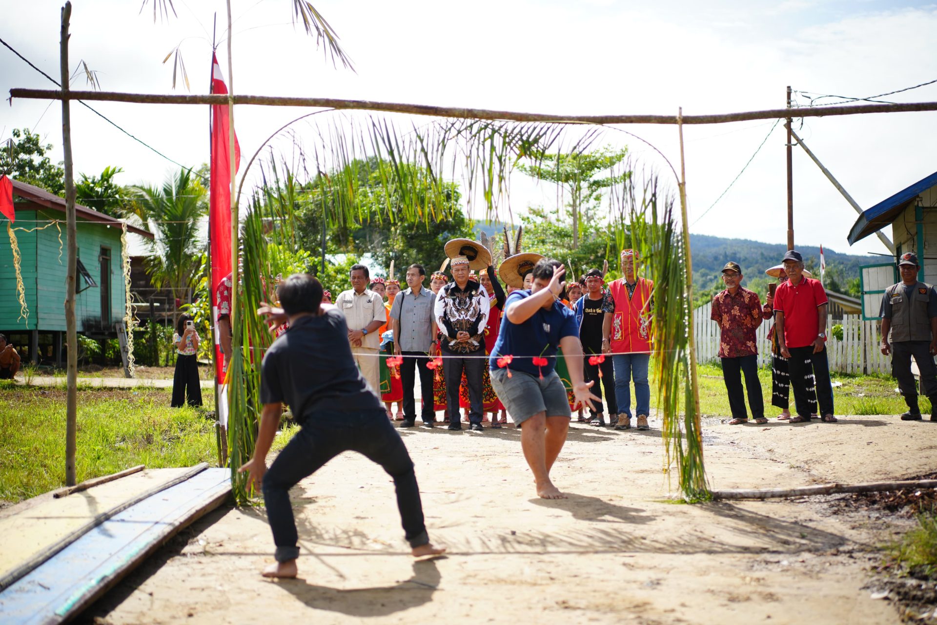 Perayaan panen raya (Hompong) ladang padi di Balai Adat Kampung Batoq Kelo, Kecamatan Long Bagun, Kamis (27/2/2025). (Foto: Istimewa)