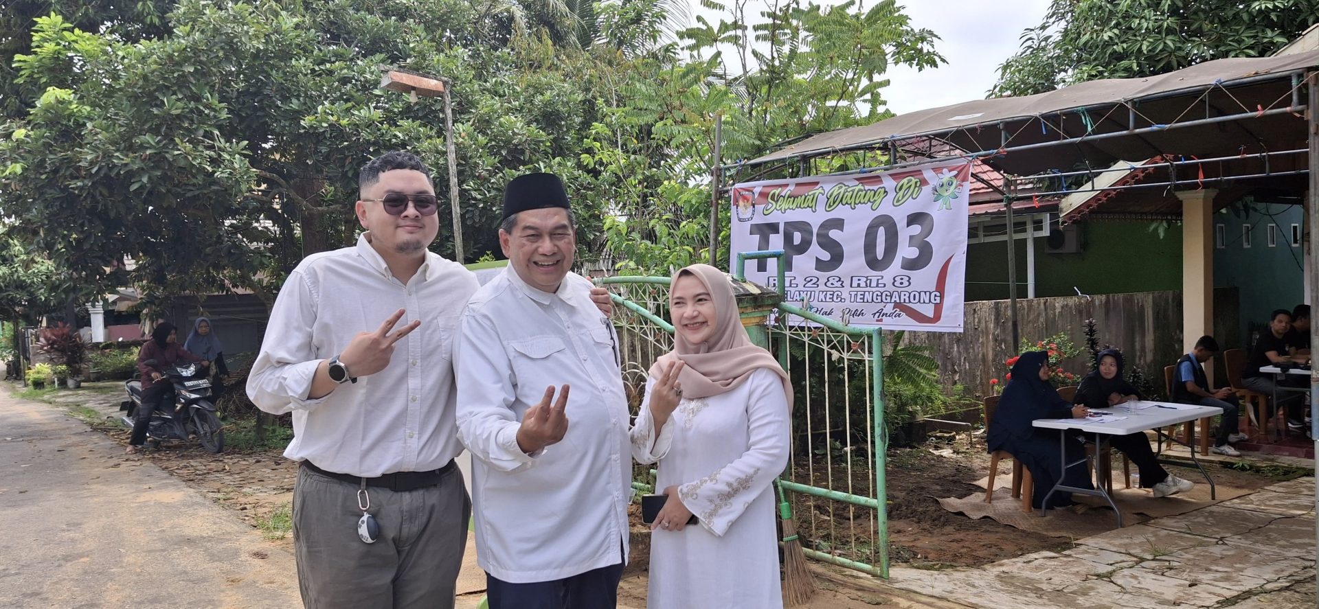 Calon Bupati Kukar nomor urut 02 saat melakukan pemungutan suara ulang. (Foto: Istimewa)