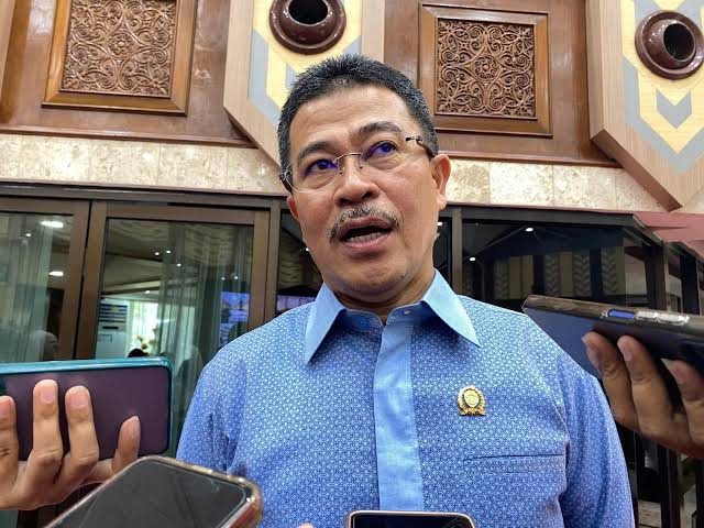 Sekretaris Komisi IV DPRD Kaltim, Darlis Pattalongi, Mengungkapkan Rencana Rapat Lintas Komisi 
( Foto : Din/Klausa )