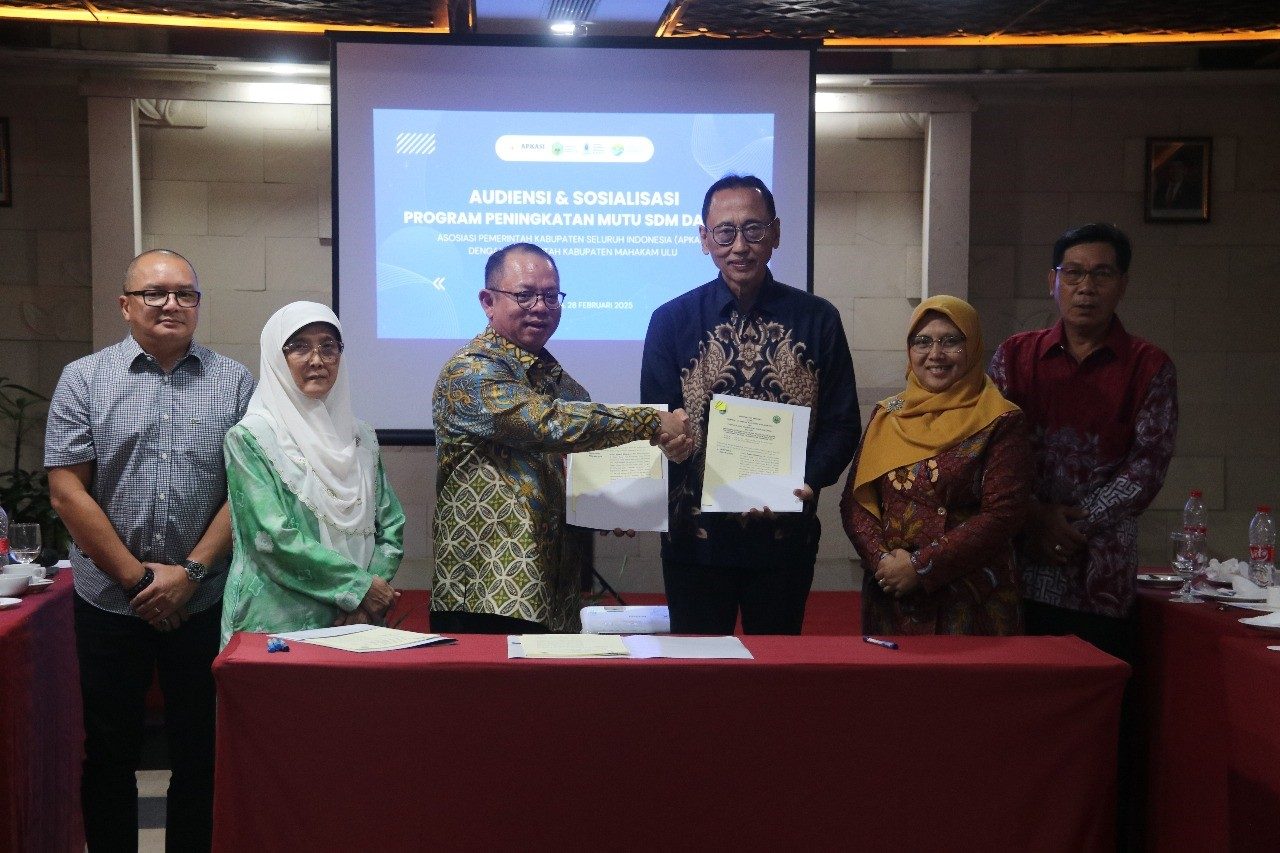 Penandatanganan Memorandum of Understanding (MoU) bersama Asosiasi Pemerintah Kabupaten Seluruh Indonesia (APKASI). (Foto: Istimewa)