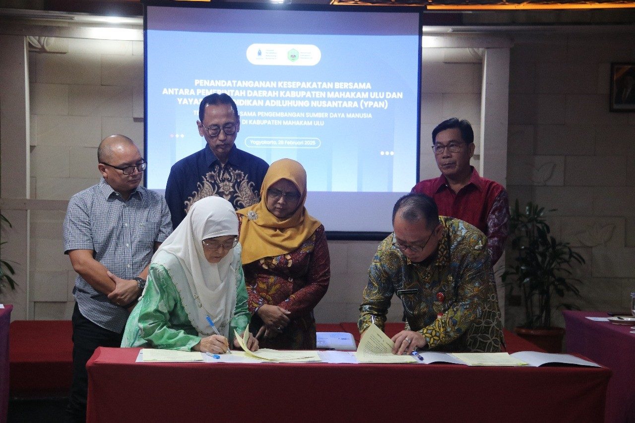 Penandatanganan Memorandum of Understanding (MoU) bersama Asosiasi Pemerintah Kabupaten Seluruh Indonesia (APKASI). (Foto: Istimewa)