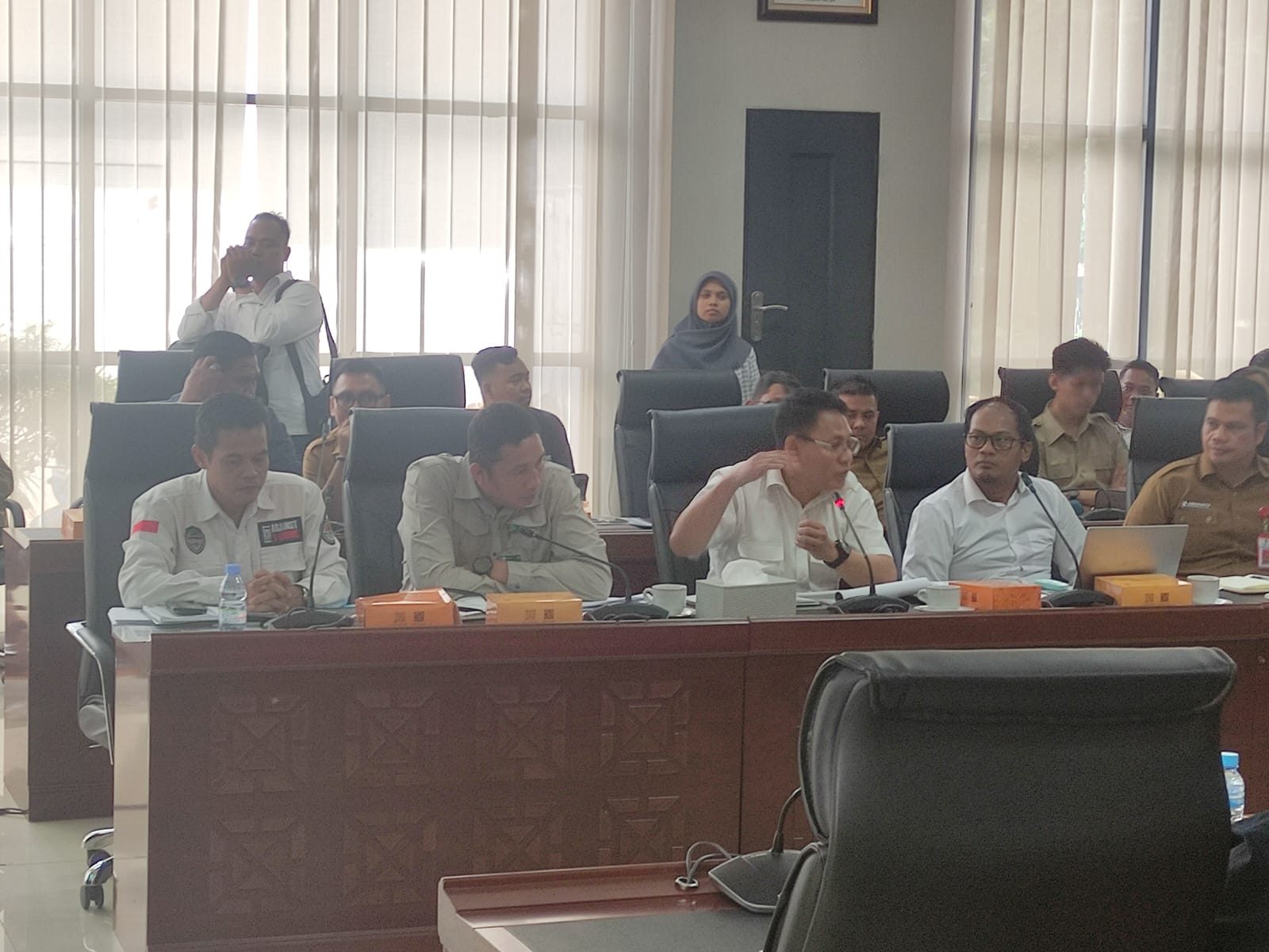 Pemaparan Penyelidikan, Polda Kaltim, Kombes Pol Juna Nuda Putra dan Kepala Gakkum KLHK, Leonardo Gultom.
( Foto : Din / Klausa )
