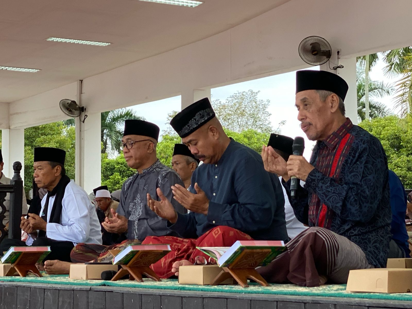 Bupati Kukar, Edi Damansyah dalam acara Gerakan Etam Mengaji. (Foto: Yah/Klausa)