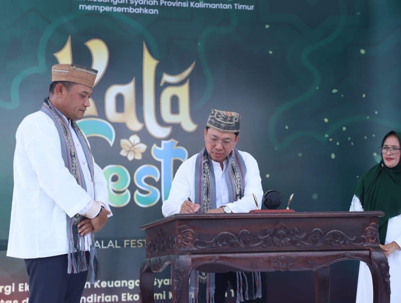 Wakil Gubernur Kalimantan Timur, Seno Aji, hadir dalam pembukaan Kaltim Halal Festival (Kalafest) 2025.
(Foto : Din/Klausa)