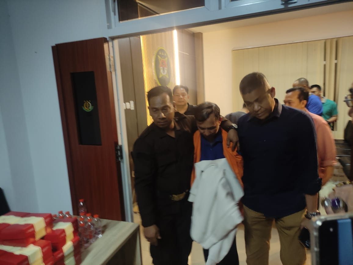 Tersangka AR saat diamankan. (Foto: Istimewa)