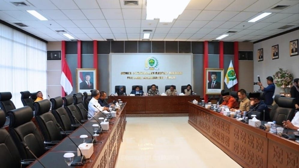 Kegiatan Coffee Morning pada Senin (26/5/2025), di Gedung E Lantai I, Kantor DPRD Kaltim, Samarinda. Dihadiri Sekdaprov Kaltim, Sri Wahyuni dan Ketua DPRD Kaltim, Hasanuddin Mas'ud.
( Foto : Istimewa )