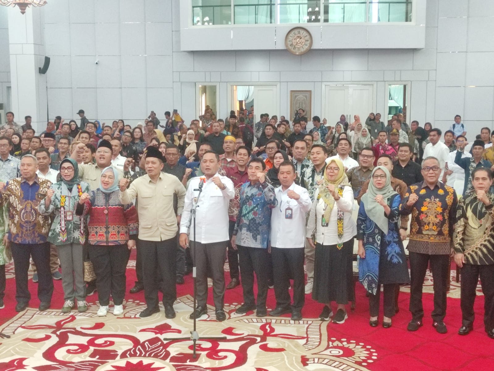 Peluncuran dan Dialog Percepatan Musyawarah Desa/Kelurahan Khusus Pembentukan Koperasi Merah Putih di Lamin Etam, Kompleks Rumah Jabatan Gubernur Kaltim.
( Foto : Din/Klausa )