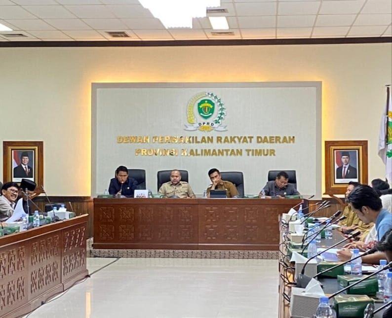RDP Dipimpin Komisi III DPRD Kaltim, membahas longsor di KM 28 Batuah, di Gedung E DPRD Kaltim.
( Foto: Din/Klausa )